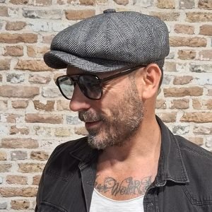 modelo gorra shelby gris